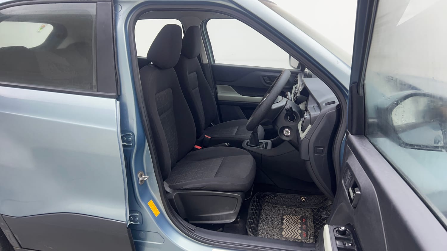 Used 2022 Tata Punch Adventure MT Petrol Manual interior RIGHT SIDE FRONT DOOR CABIN VIEW