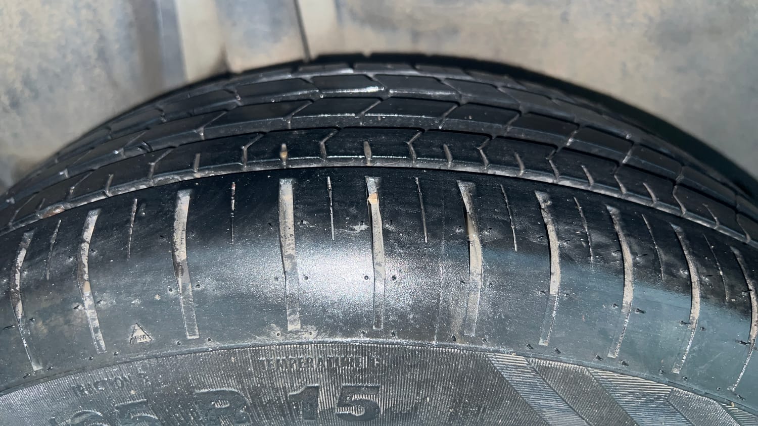 Used 2018 Maruti Suzuki Swift ZXi Plus Petrol Manual tyres RIGHT REAR TYRE TREAD VIEW