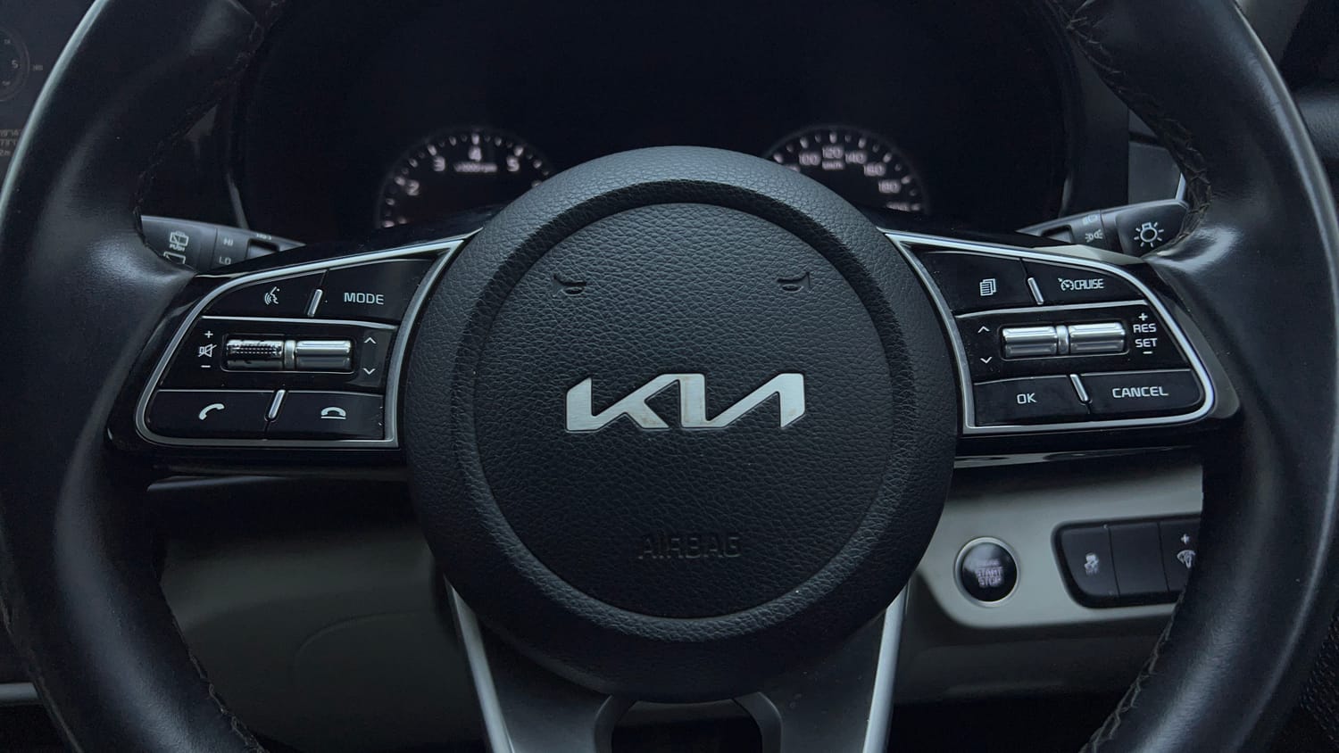 Used 2022 kia Seltos HTX 1.5 IVT Petrol Automatic top_features Airbags