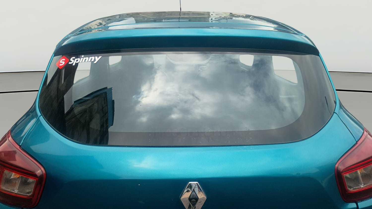 Used 2020 Renault Kwid RXT Petrol Manual exterior BACK WINDSHIELD VIEW