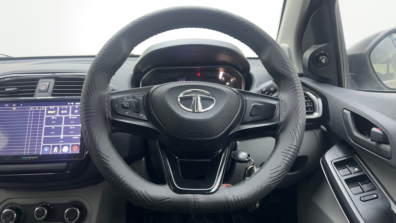 Used 2024 Tata Tiago XT Petrol Manual interior STEERING VIEW