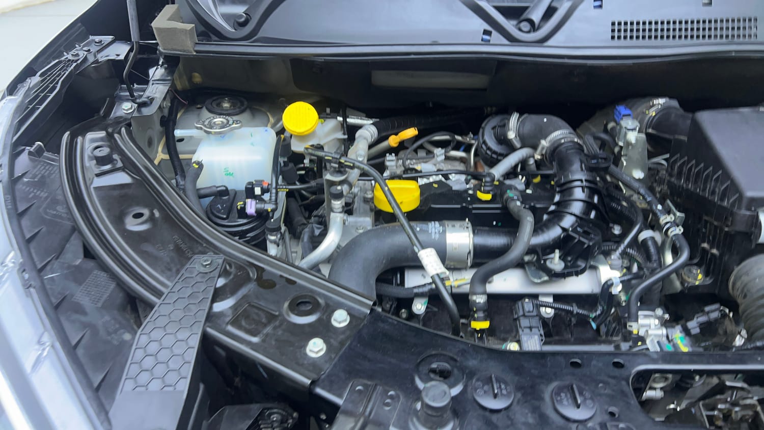 Used 2023 Nissan Magnite XV Premium Turbo Petrol Manual engine ENGINE RIGHT SIDE VIEW