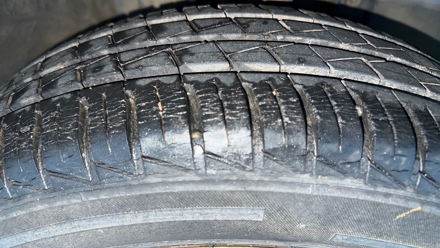 Used 2020 Renault Kwid RXT Petrol Manual tyres RIGHT FRONT TYRE TREAD VIEW