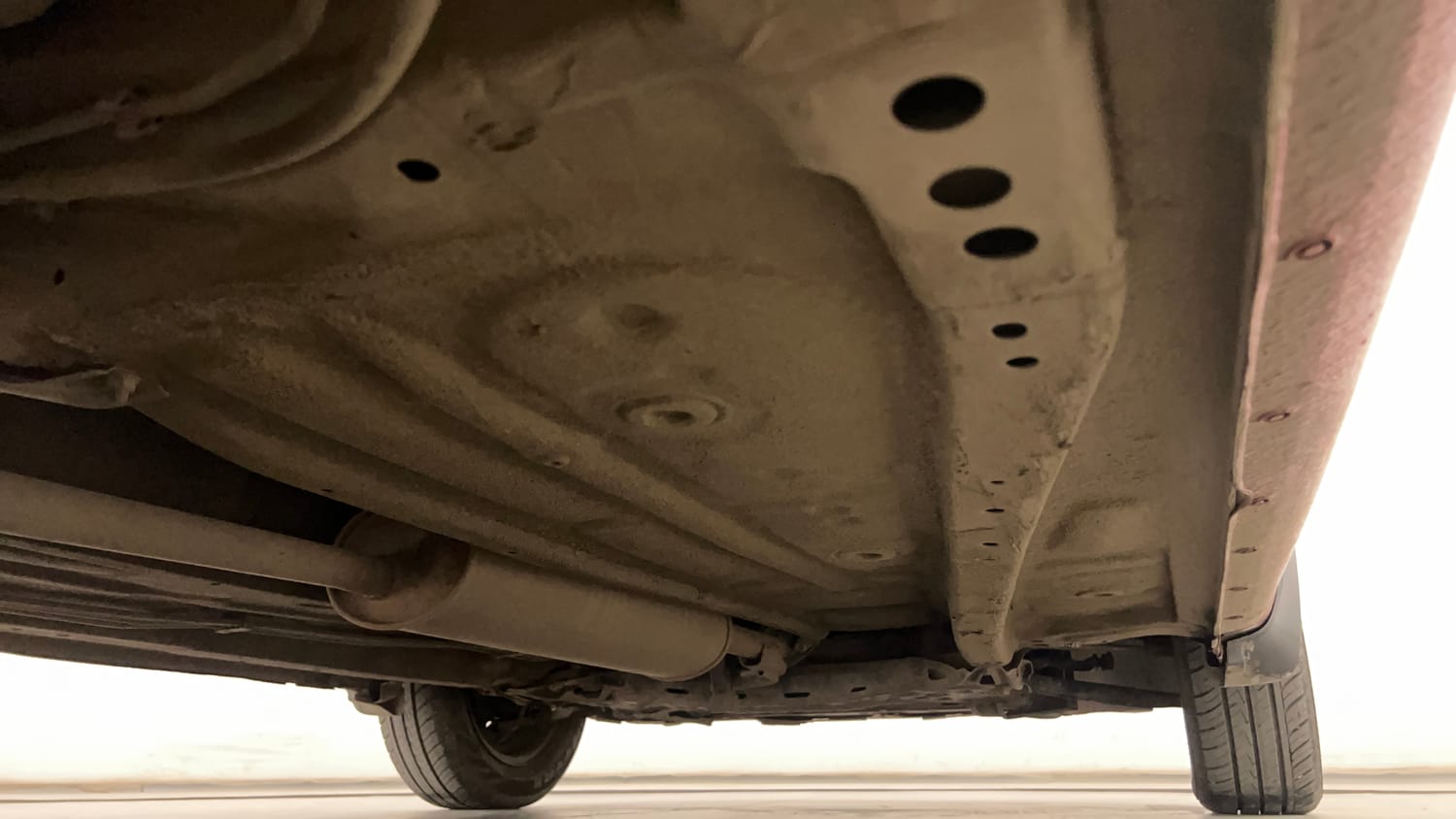 Used 2017 Maruti Suzuki Ignis Delta 1.2 AMT Petrol Automatic extra REAR RIGHT UNDERBODY VIEW