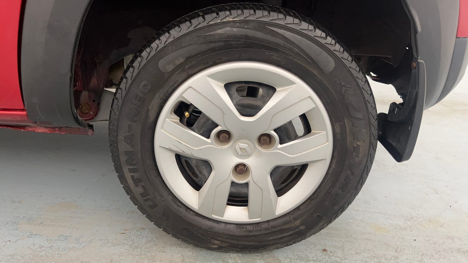 Used 2018 Renault Kwid RXT (O) 1.0 SCE Edition Petrol Manual tyres LEFT REAR TYRE RIM VIEW