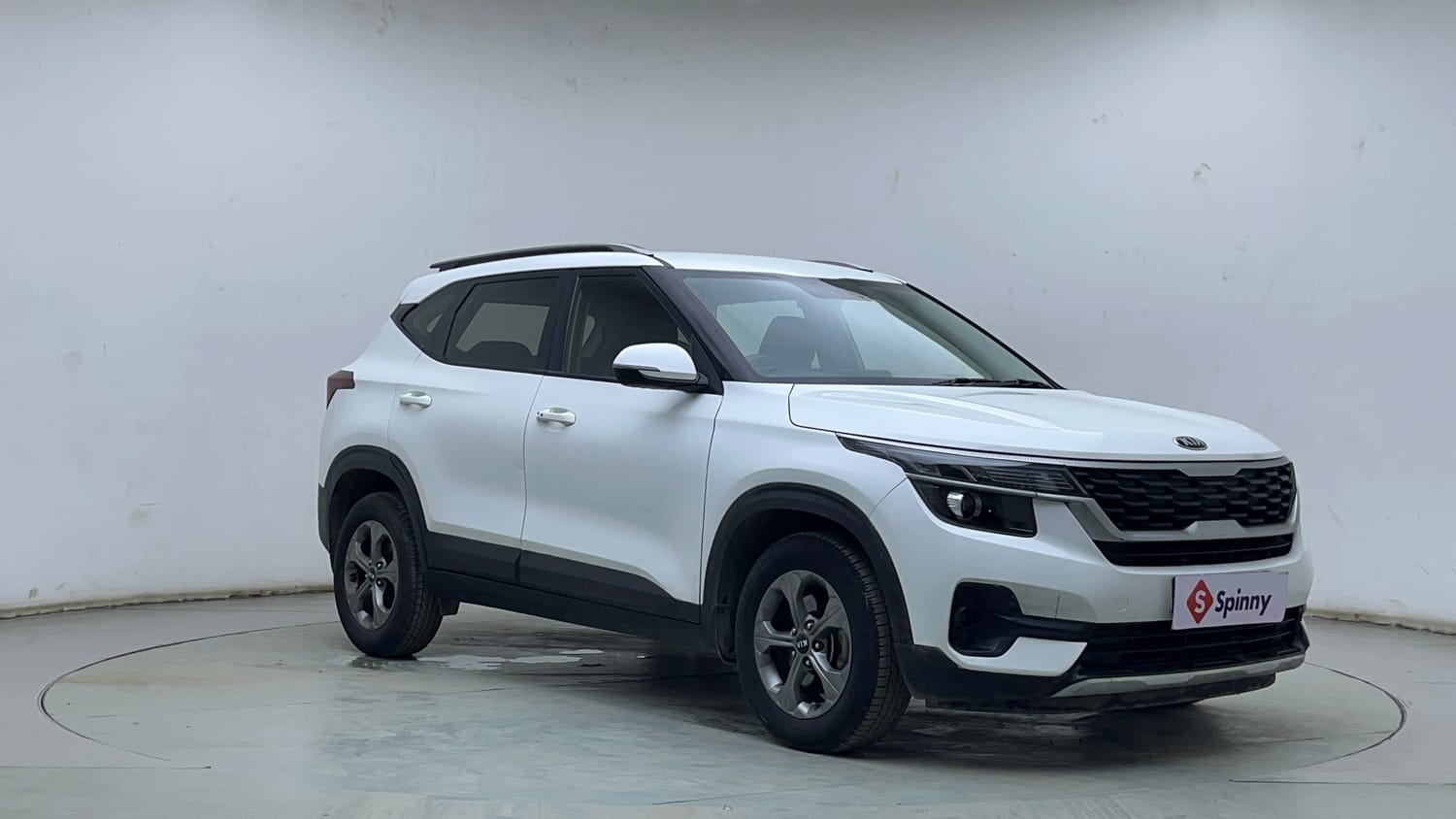 Used 2020 Kia Seltos HTK Plus 1.5 Diesel Diesel Manual exterior RIGHT FRONT CORNER VIEW