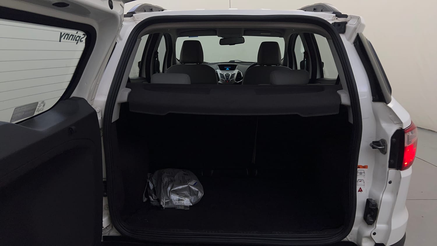 Used 2016 Ford EcoSport Titanium 1.5L Ti-VCT AT Petrol Automatic interior DICKY INSIDE VIEW