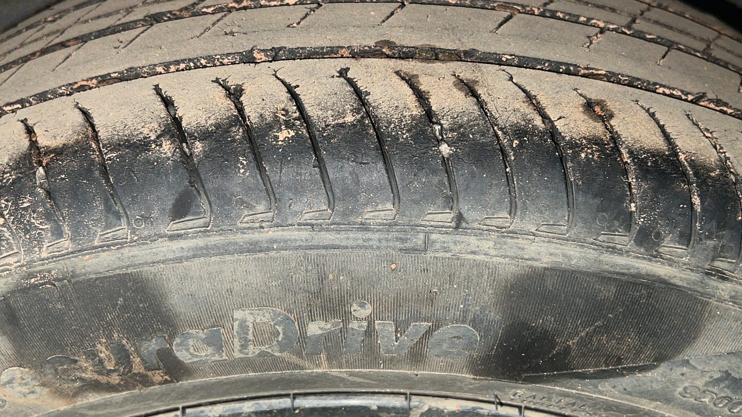 Used 2023 Hyundai Exter SX (O) 1.2 MT Petrol Manual tyres LEFT REAR TYRE TREAD VIEW