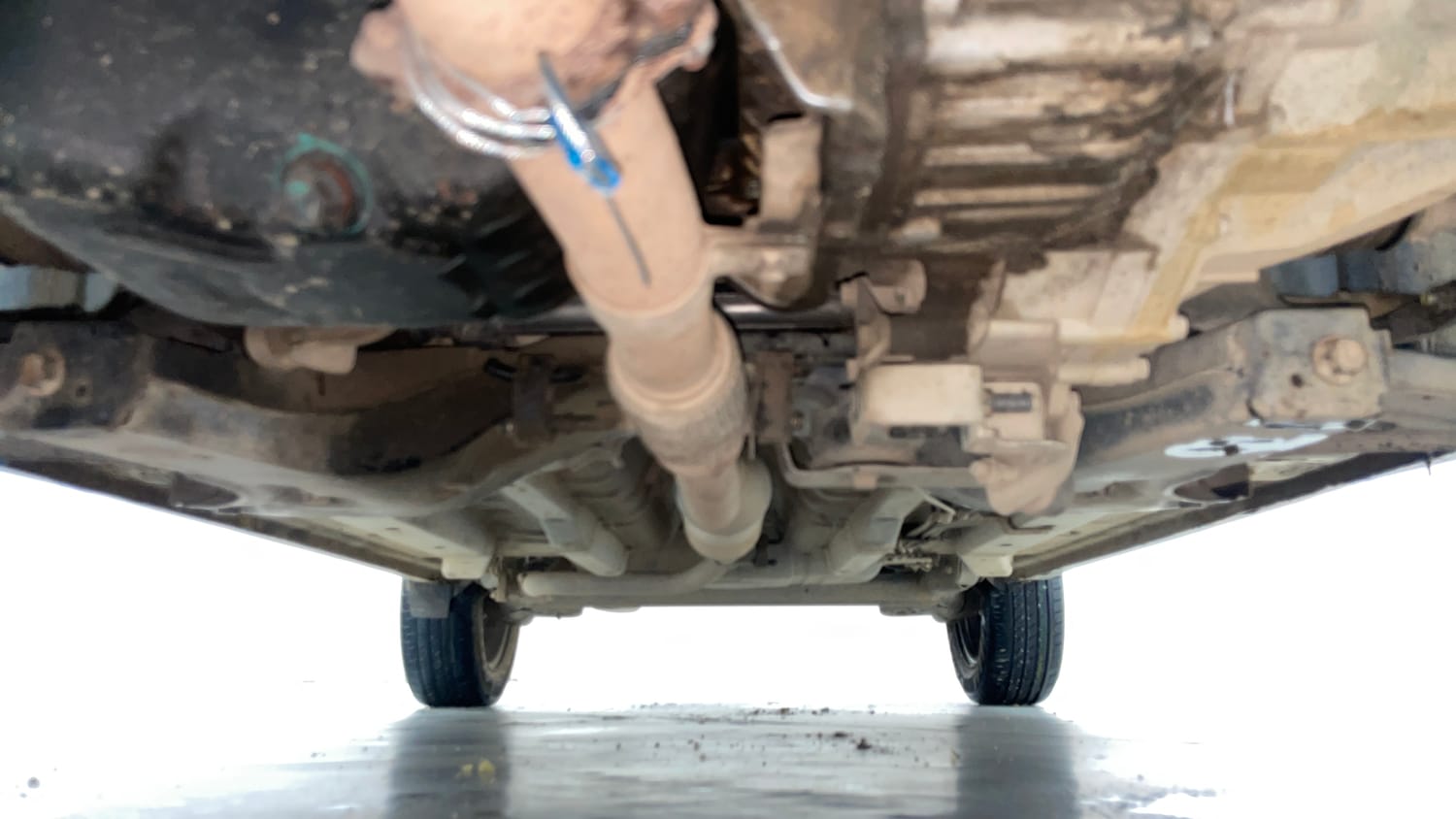 Used 2020 Tata Nexon XM Petrol Manual extra FRONT LEFT UNDERBODY VIEW