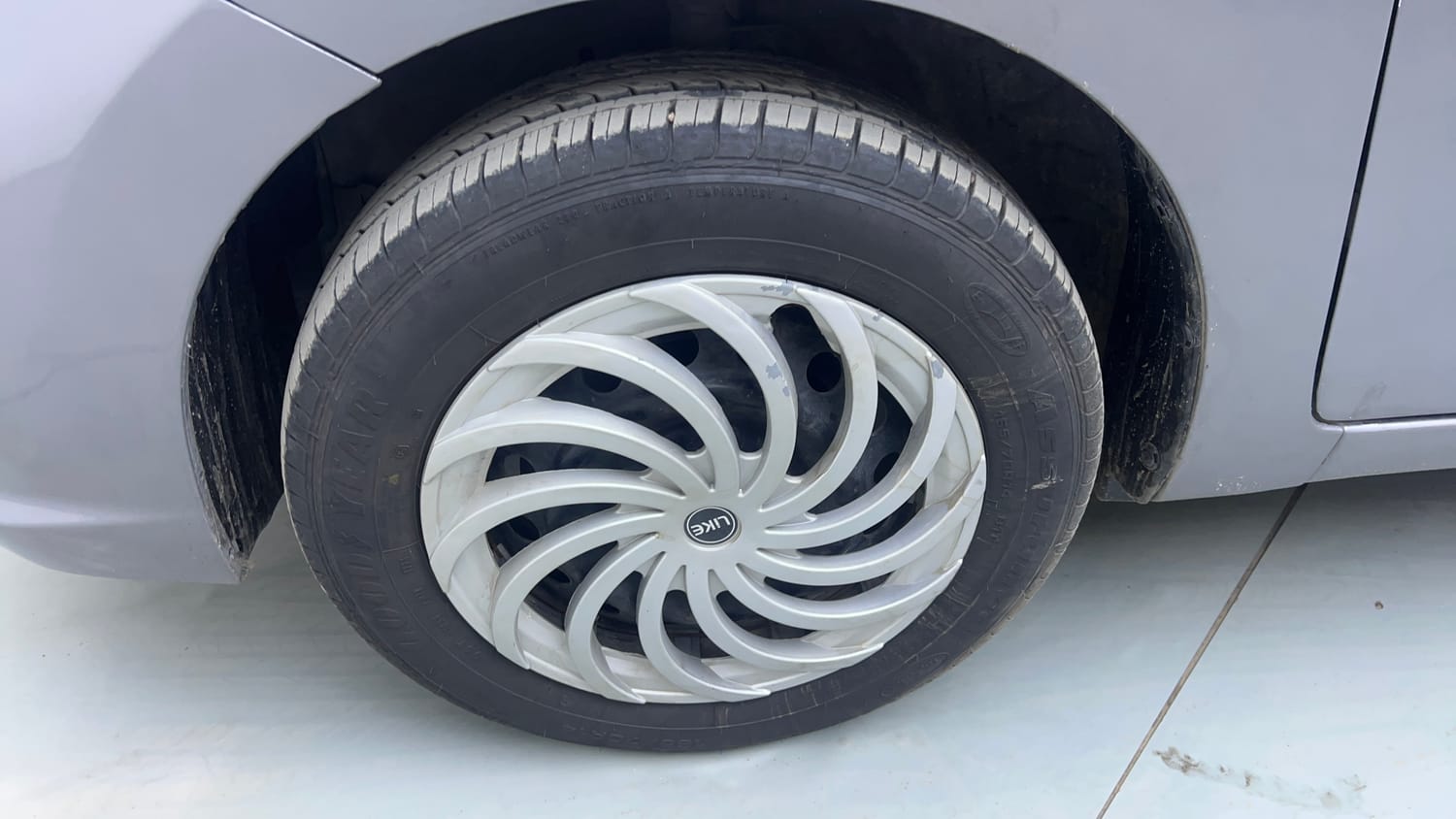 Used 2020 Maruti Suzuki Celerio ZXi Petrol Manual tyres LEFT FRONT TYRE RIM VIEW