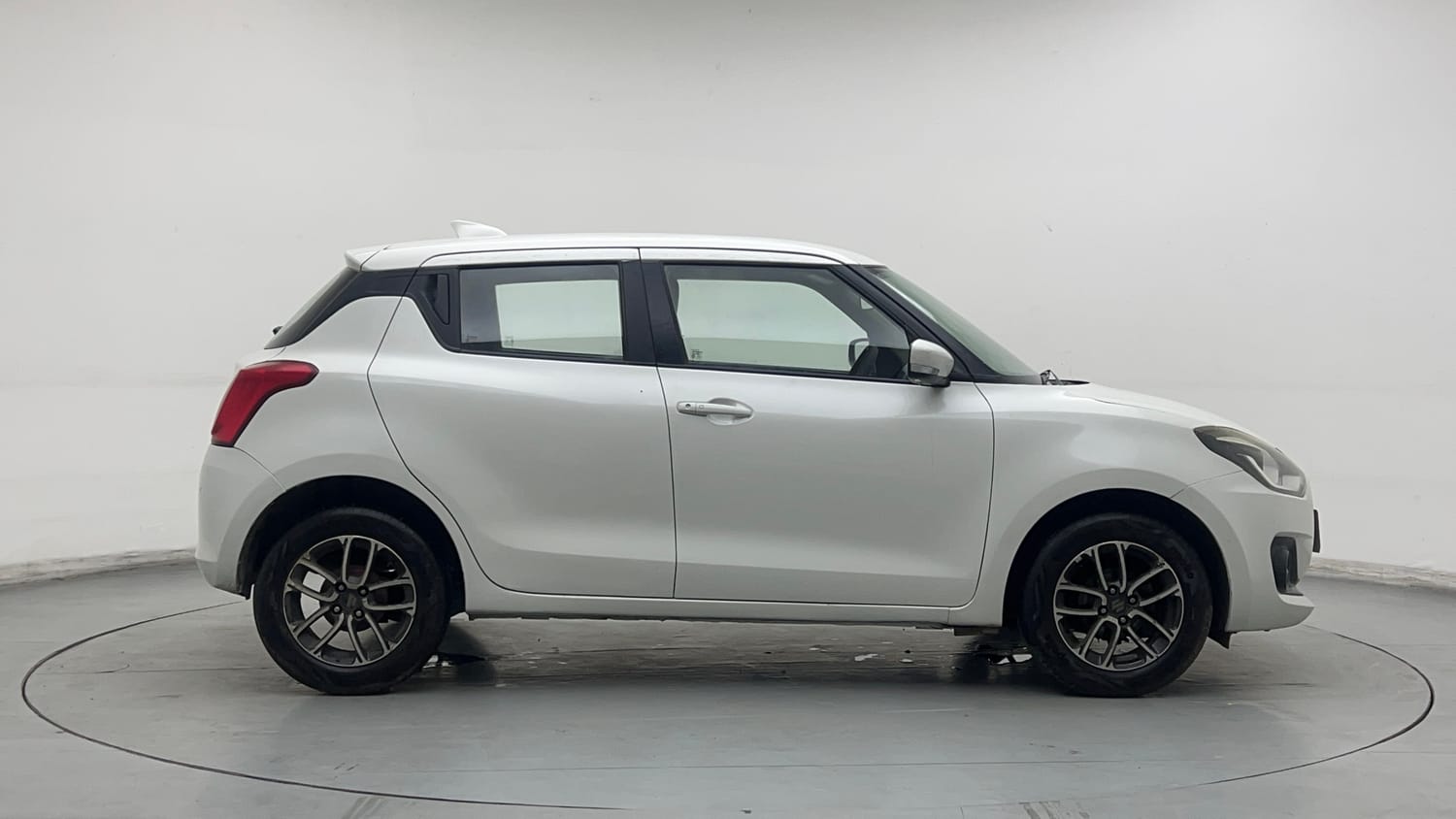 Used 2018 Maruti Suzuki Swift ZXi Plus Petrol Manual exterior RIGHT SIDE VIEW
