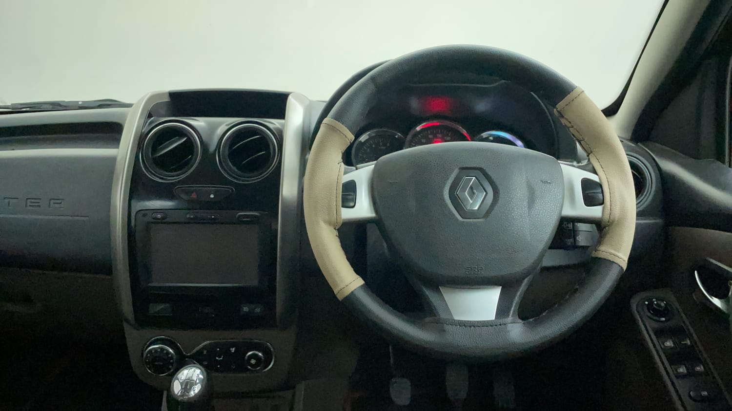 Used 2016 Renault Duster 110 PS RXZ 4X2 MT Diesel Diesel Manual interior STEERING VIEW