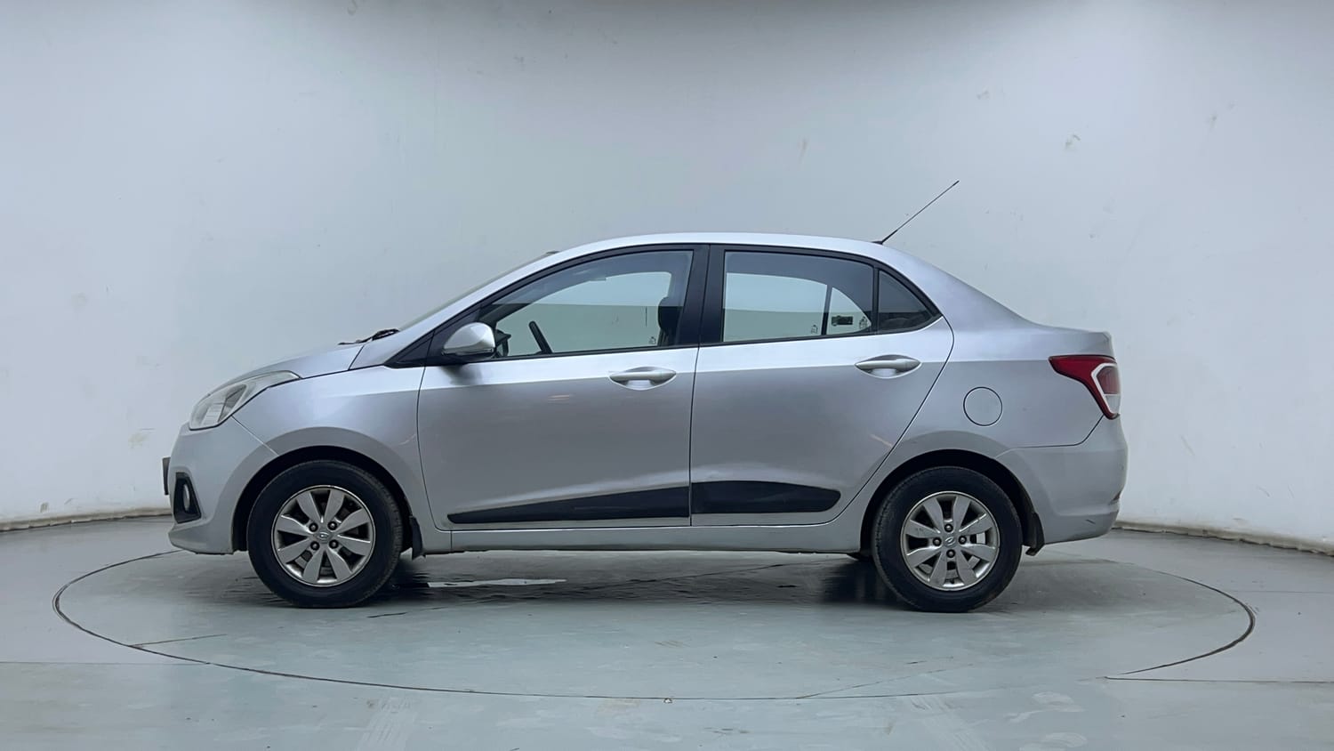 Used 2015 Hyundai Xcent S 1.2 (O) Petrol Manual exterior LEFT SIDE VIEW
