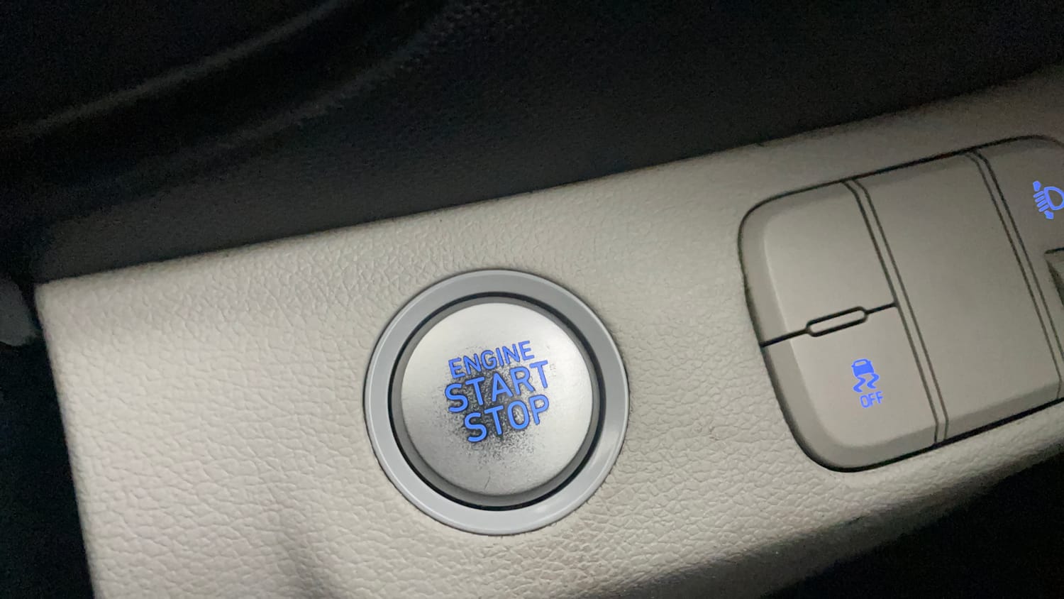 Used 2022 Hyundai Venue SX 1.2 Petrol Petrol Manual top_features Keyless start