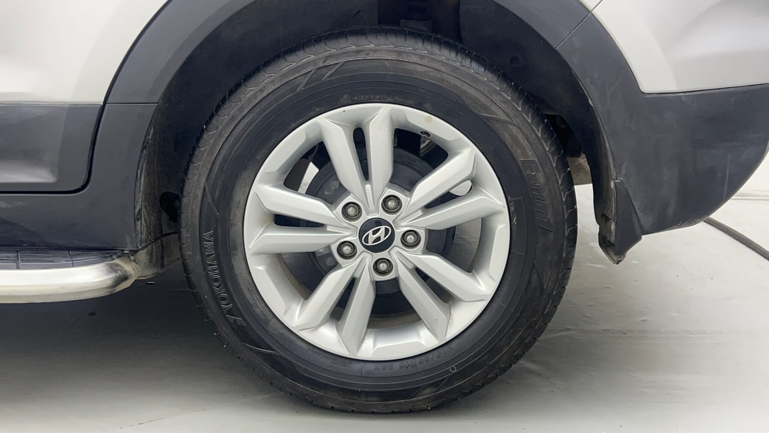 Used 2015 Hyundai Creta 1.6 SX Plus Petrol Petrol Manual tyres LEFT REAR TYRE RIM VIEW