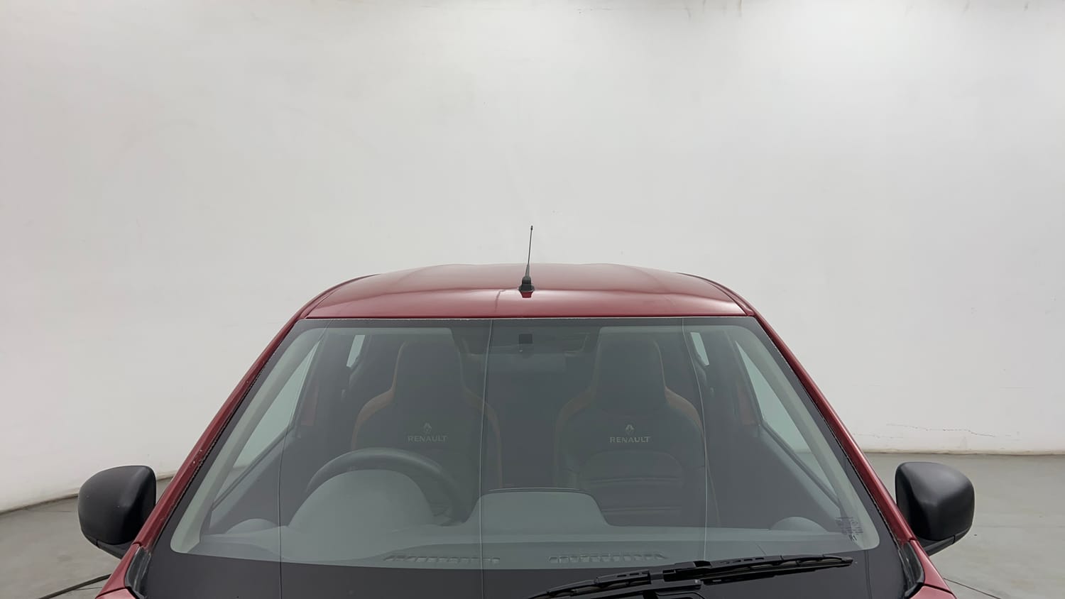 Used 2016 Renault Kwid RXT Petrol Manual exterior FRONT WINDSHIELD VIEW