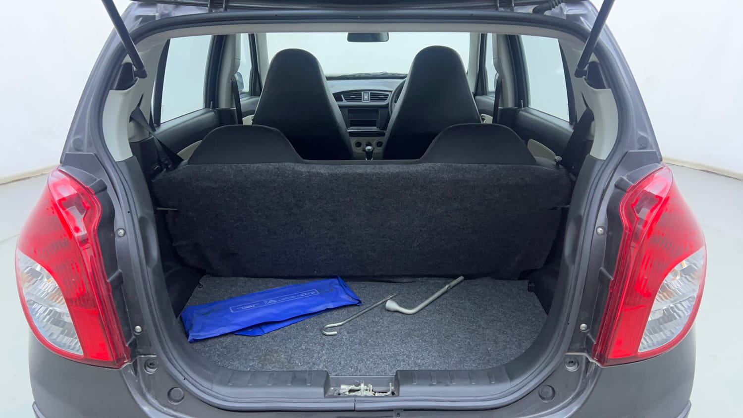 Used 2022 Maruti Suzuki Alto 800 LXi Petrol Manual interior DICKY INSIDE VIEW