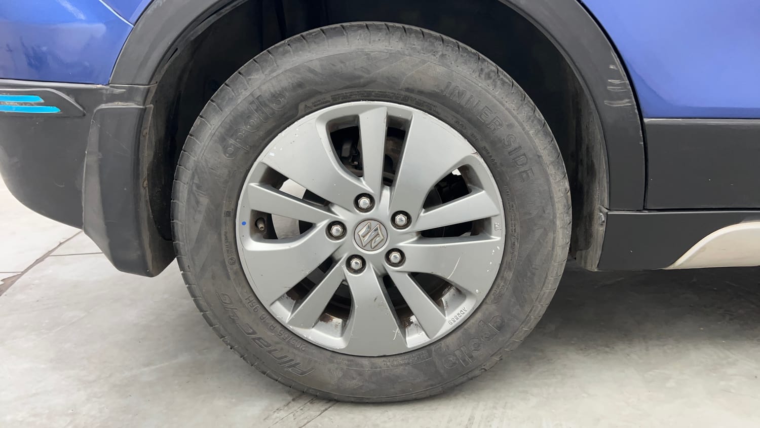 Used 2016 Maruti Suzuki S-Cross Zeta 1.3 Diesel Manual tyres RIGHT REAR TYRE RIM VIEW