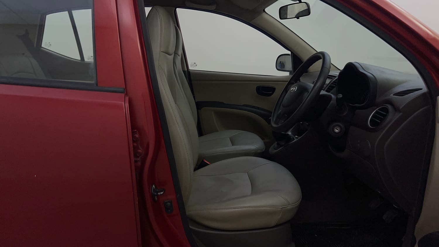 Used 2013 Hyundai i10 Era 1.1 iRDE2 Petrol Manual interior RIGHT SIDE FRONT DOOR CABIN VIEW