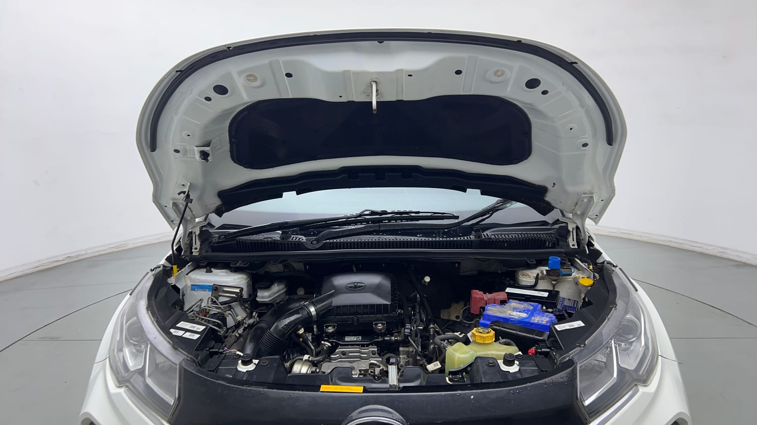 Used 2023 Tata Nexon XM S Petrol + CNG(Outside Fitted) Cng Manual engine ENGINE & BONNET OPEN FRONT VIEW