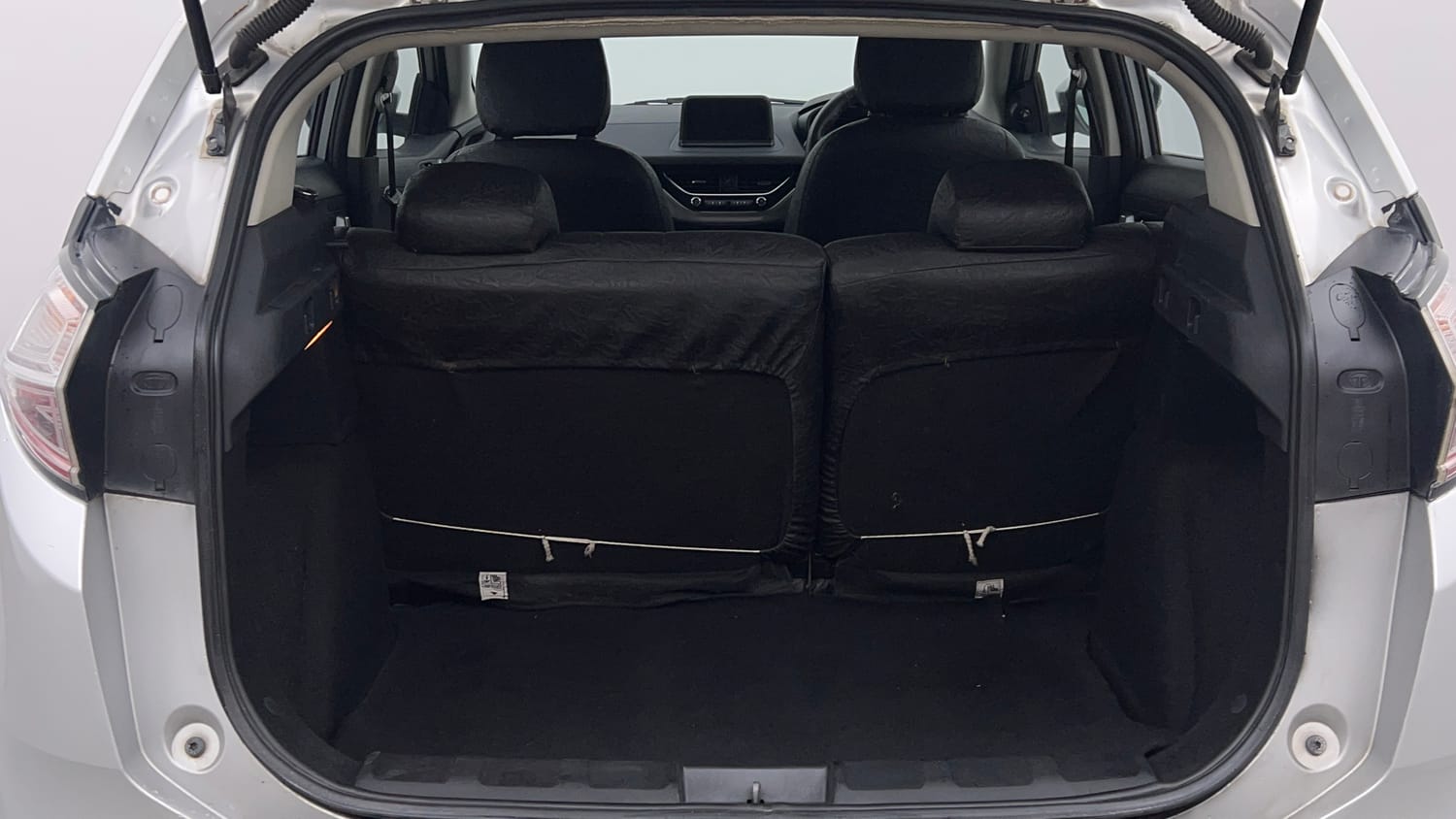 Used 2018 Tata Nexon XZ Plus Petrol Manual interior DICKY INSIDE VIEW