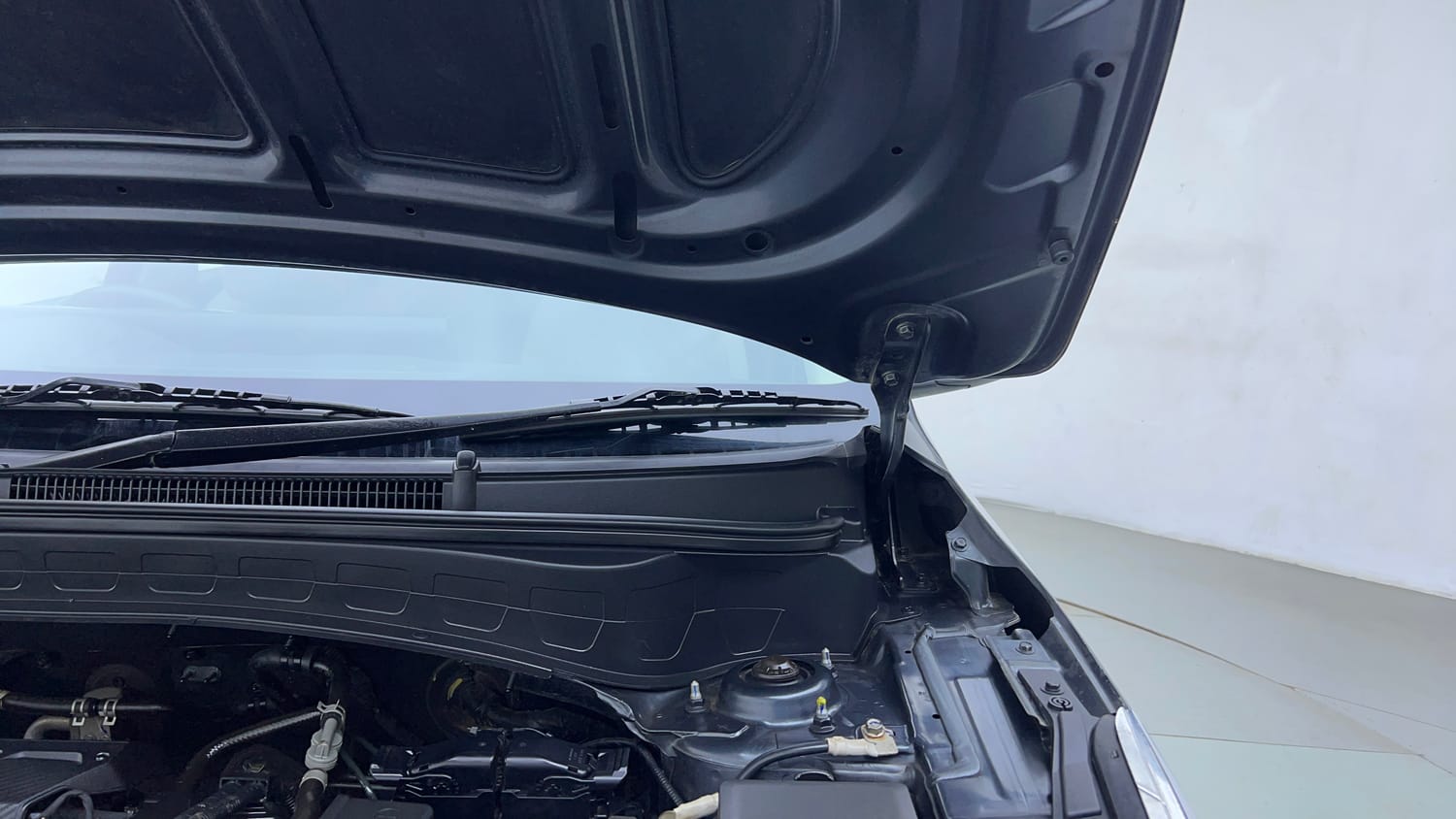 Used 2022 kia Seltos HTX 1.5 IVT Petrol Automatic engine ENGINE LEFT SIDE HINGE & APRON VIEW