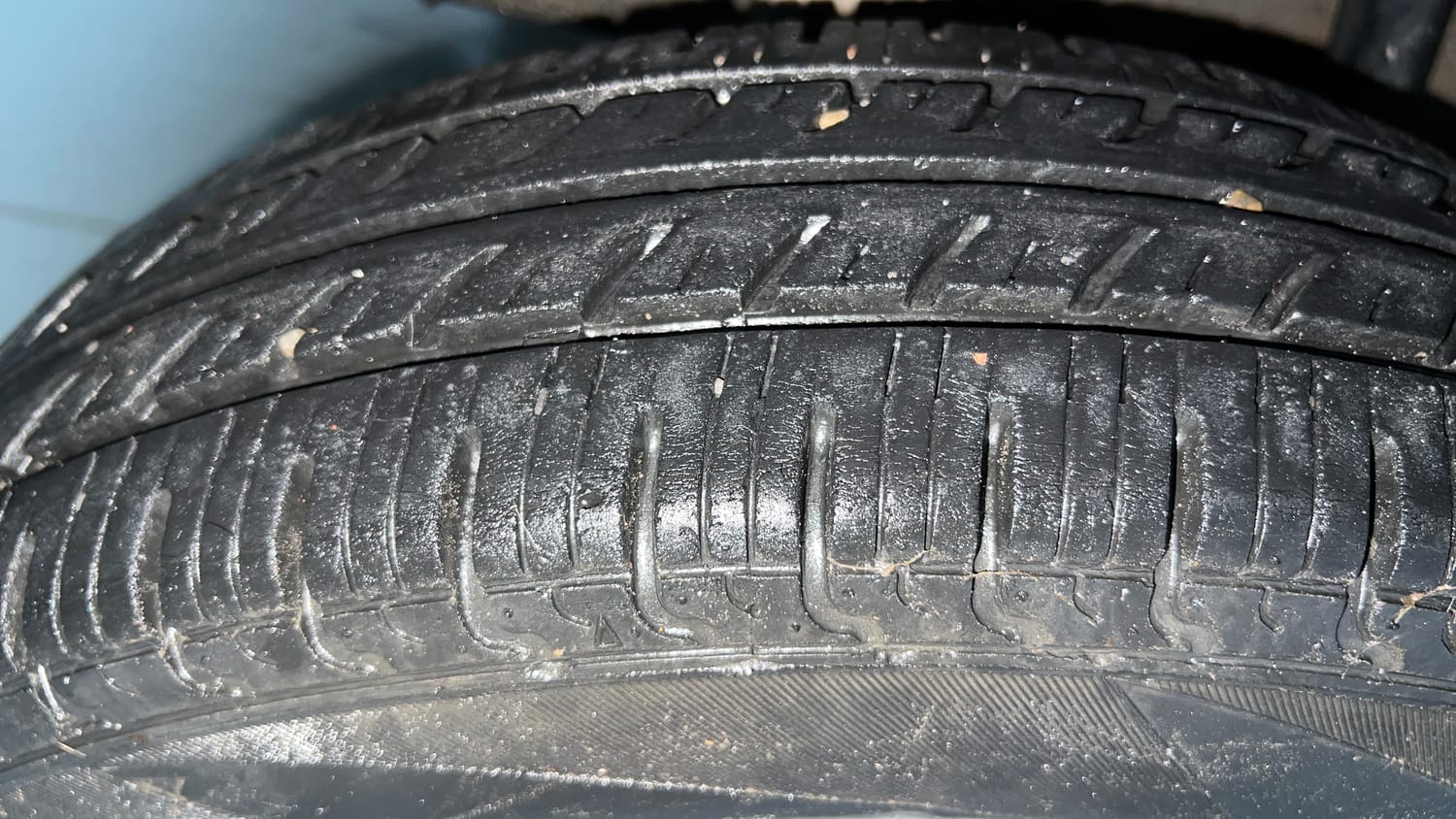 Used 2019 Renault Kwid RXT (O) 1.0 SCE Edition Petrol Manual tyres RIGHT REAR TYRE TREAD VIEW