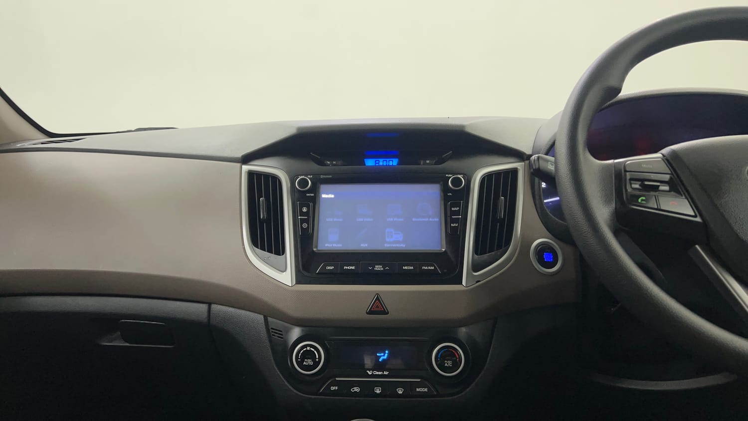 Used 2017 Hyundai Creta SX Plus 1.6  Petrol Petrol Manual interior MUSIC SYSTEM & AC CONTROL VIEW