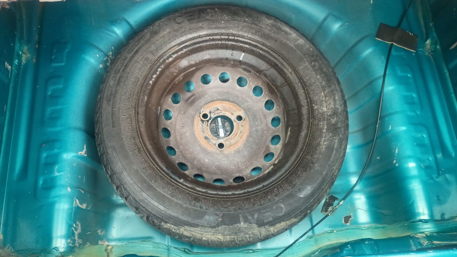 Used 2020 Renault Kwid RXT Petrol Manual tyres SPARE TYRE VIEW