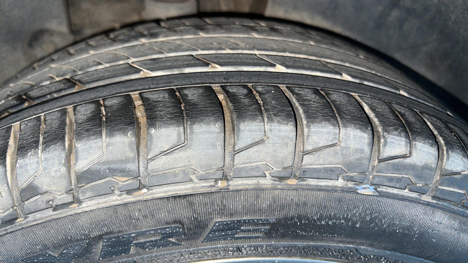 Used 2022 kia Seltos HTX 1.5 IVT Petrol Automatic tyres RIGHT REAR TYRE TREAD VIEW