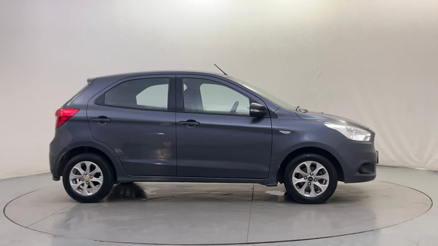 Used 2016 Ford Figo Trend 1.2 Ti-VCT Petrol Manual exterior RIGHT SIDE VIEW