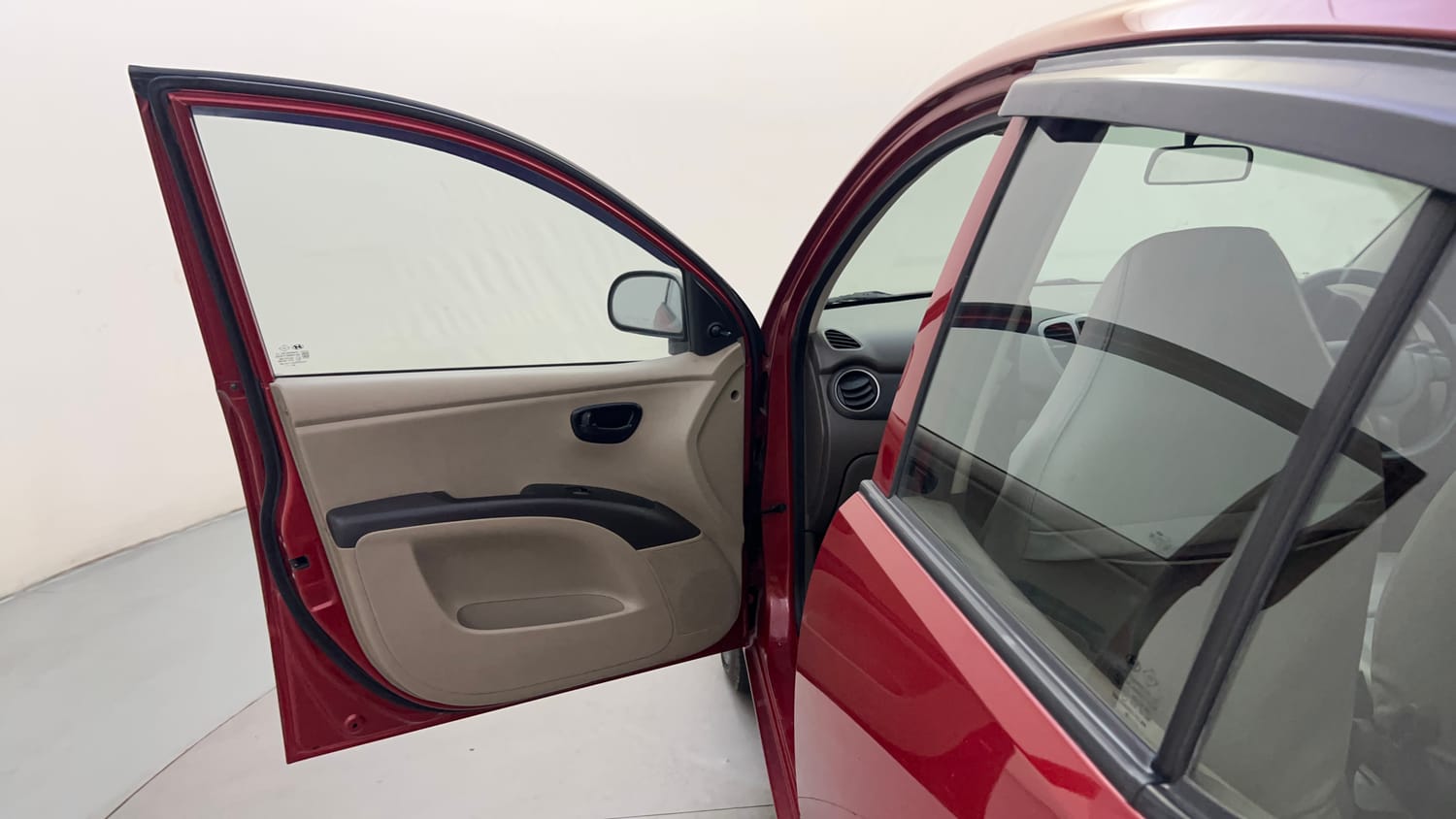 Used 2013 Hyundai i10 Era 1.1 iRDE2 Petrol Manual interior LEFT FRONT DOOR OPEN VIEW