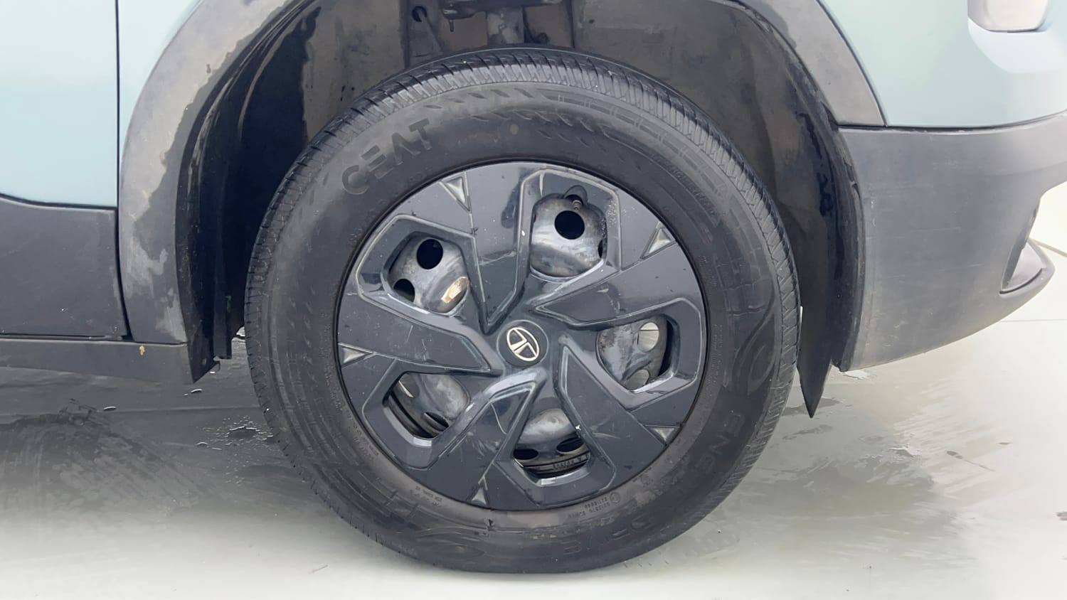 Used 2022 Tata Punch Adventure MT Petrol Manual tyres RIGHT FRONT TYRE RIM VIEW