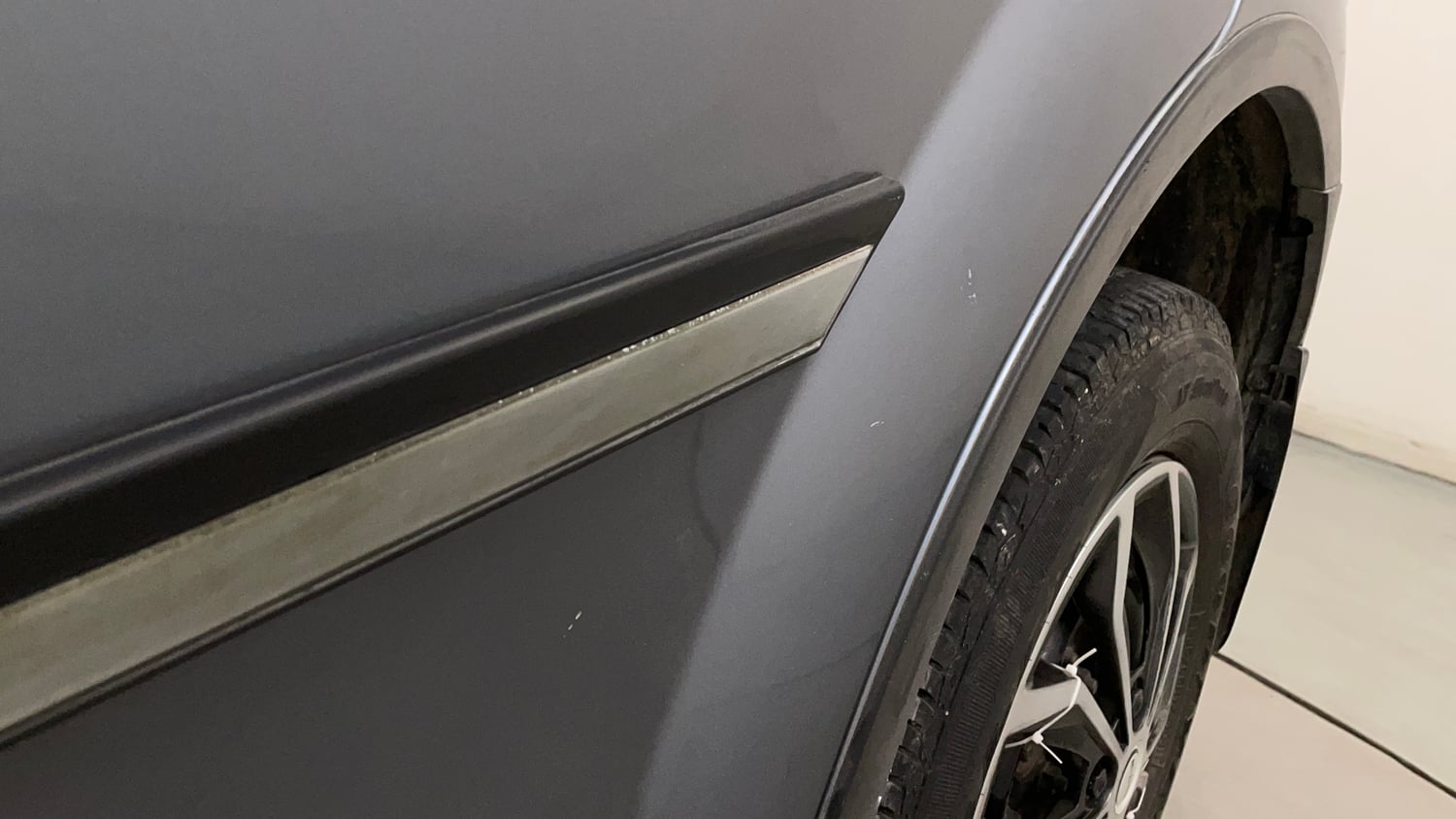 Used 2015 Mahindra XUV500 W6 Diesel Manual dents MINOR SCRATCH