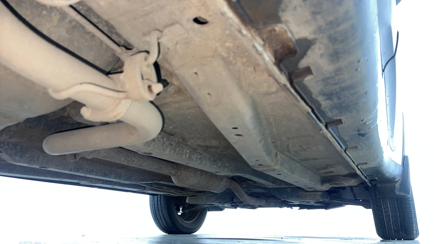 Used 2023 Tata Nexon XM S Petrol + CNG(Outside Fitted) Cng Manual extra REAR RIGHT UNDERBODY VIEW