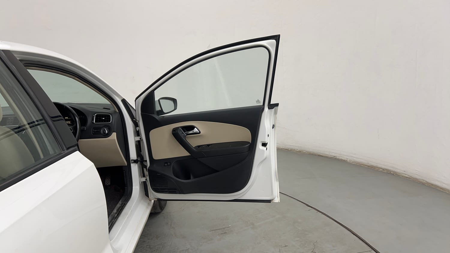 Used 2018 Skoda Rapid Style 1.6 MPI Petrol Manual interior RIGHT FRONT DOOR OPEN VIEW