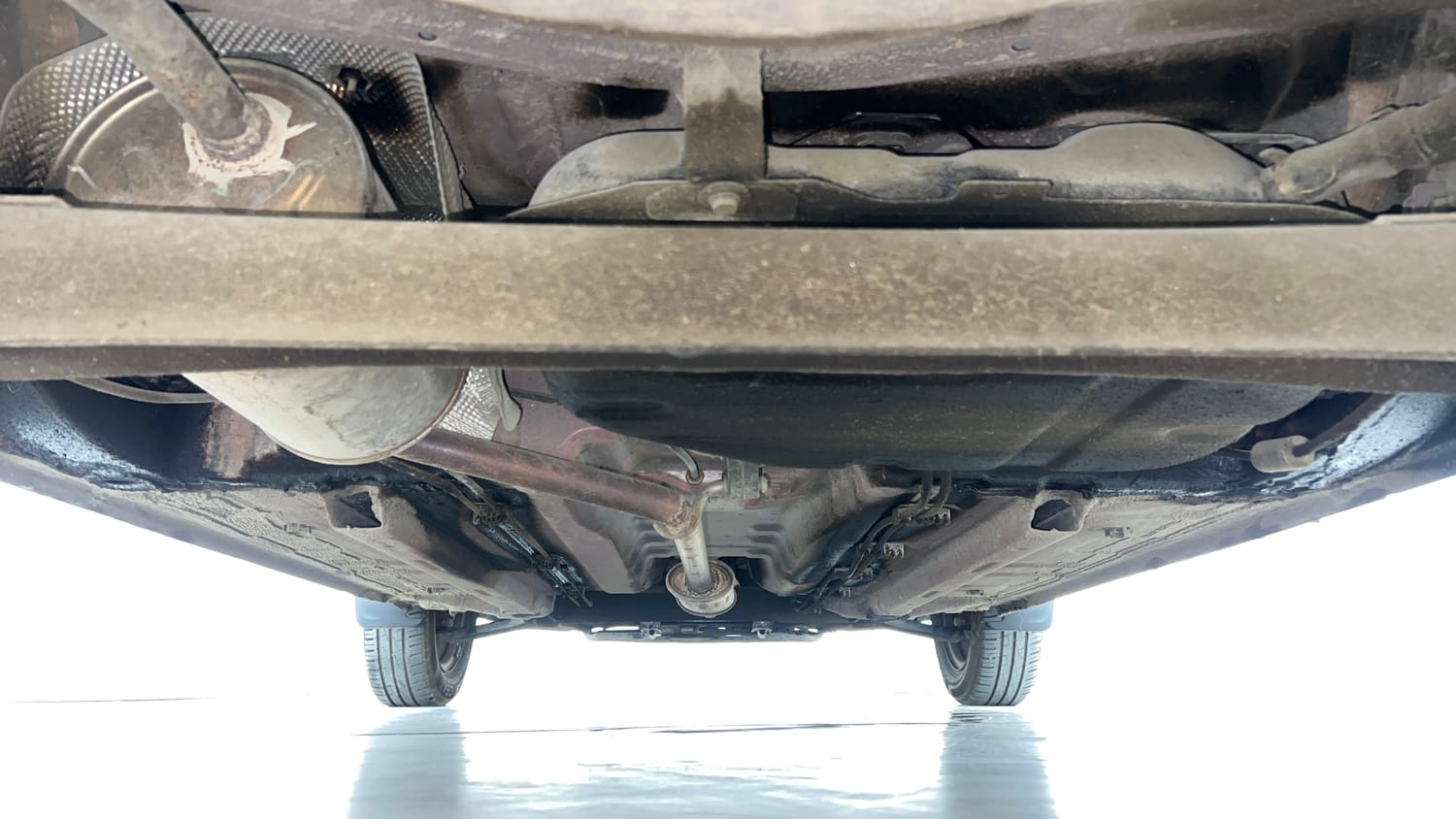 Used 2024 Renault Kwid CLIMBER 1.0 AMT Petrol Automatic extra REAR UNDERBODY VIEW (TAKEN FROM REAR)