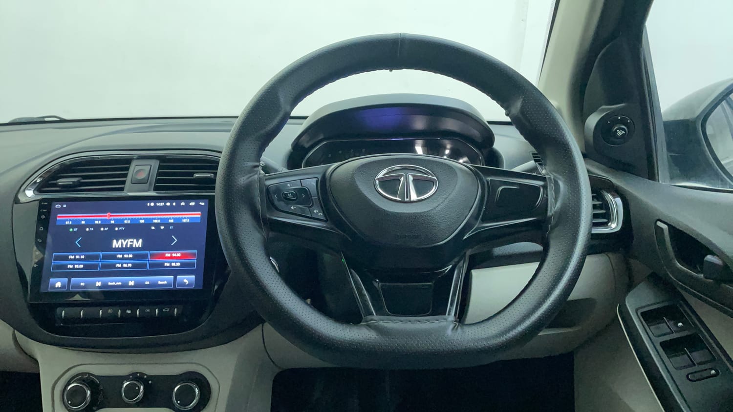Used 2023 Tata Tigor XZ CNG Cng Manual interior STEERING VIEW