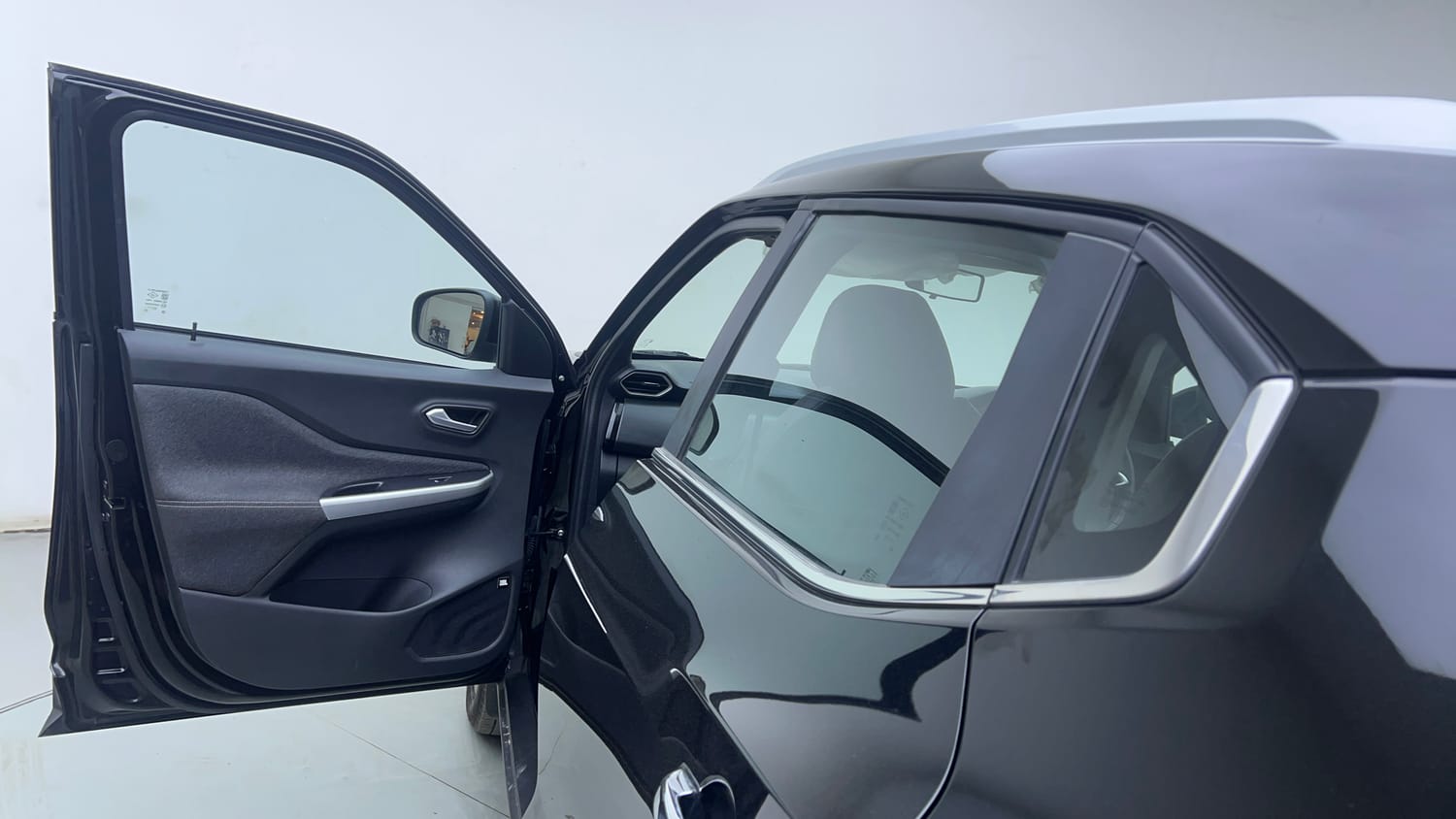Used 2023 Nissan Magnite XV Premium Turbo Petrol Manual interior LEFT FRONT DOOR OPEN VIEW