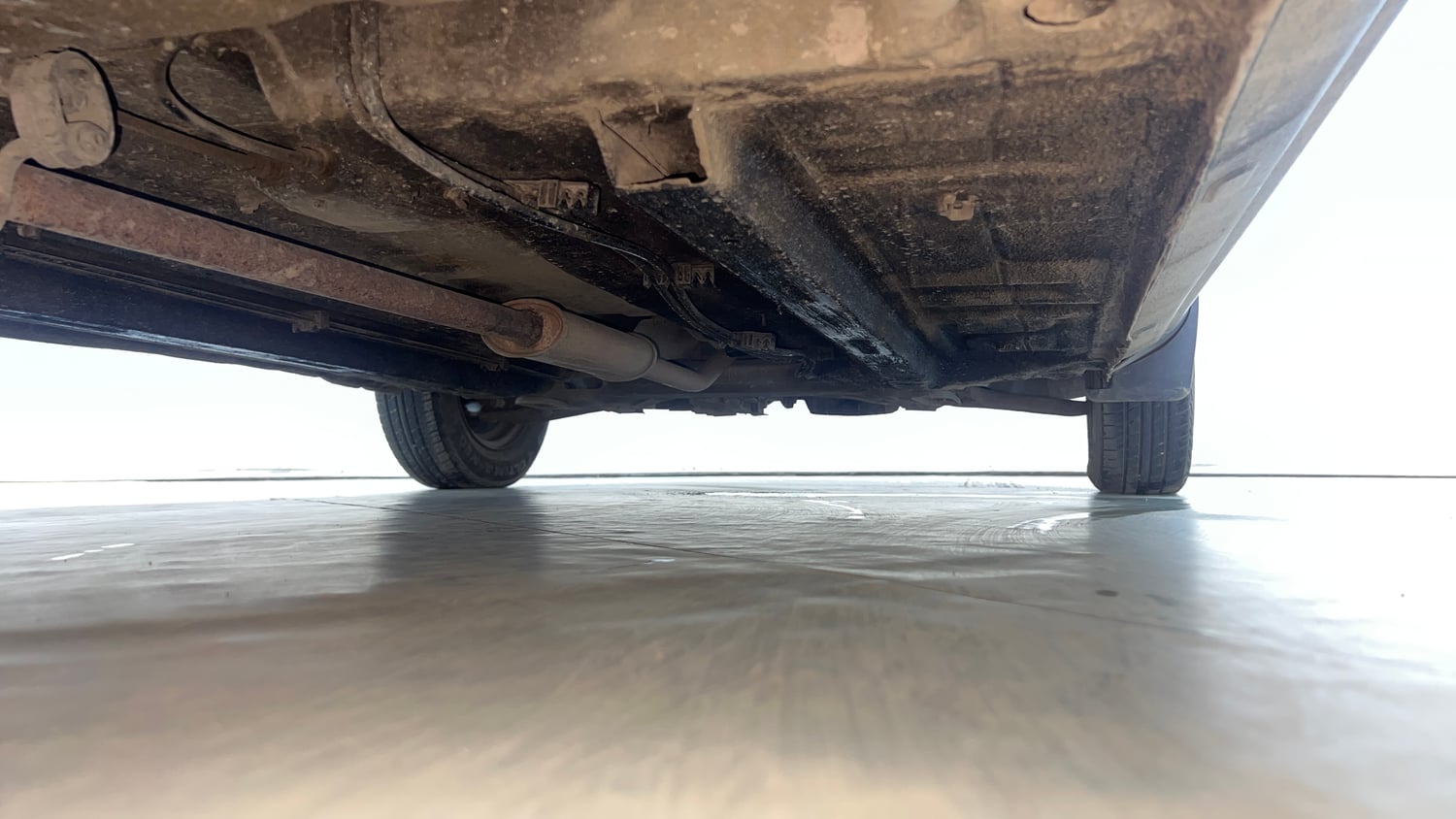 Used 2019 Renault Kwid 1.0 RXT AMT Opt Petrol Automatic extra REAR RIGHT UNDERBODY VIEW