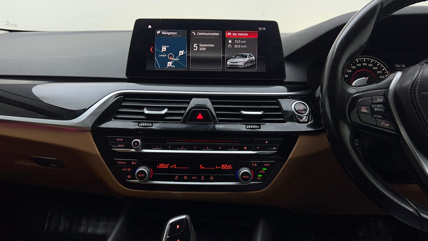 Used 2018 BMW 5 Series 520d Luxury Line Diesel Automatic interior MUSIC SYSTEM & AC CONTROL VIEW