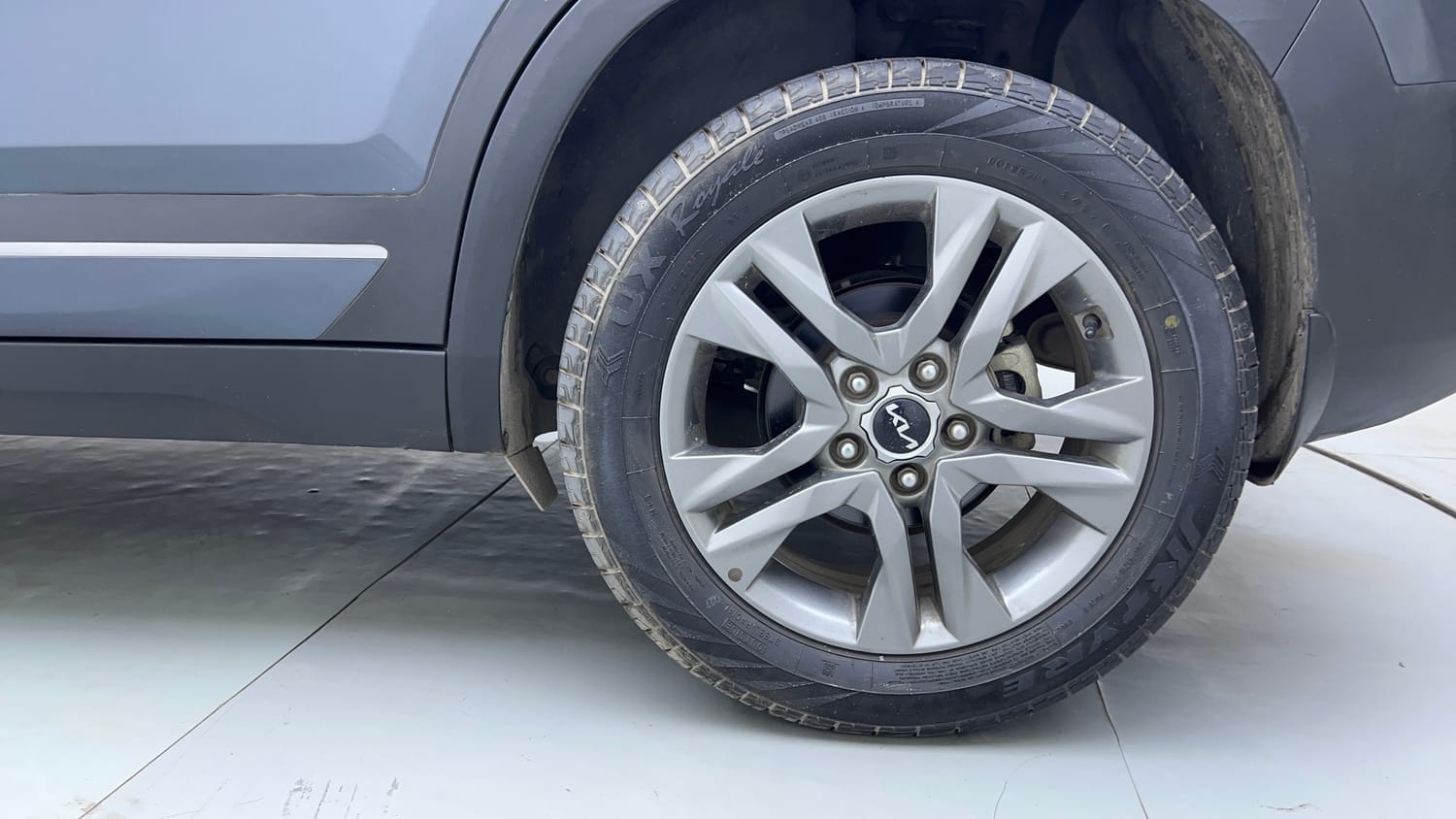 Used 2022 kia Seltos HTX 1.5 IVT Petrol Automatic tyres LEFT REAR TYRE RIM VIEW