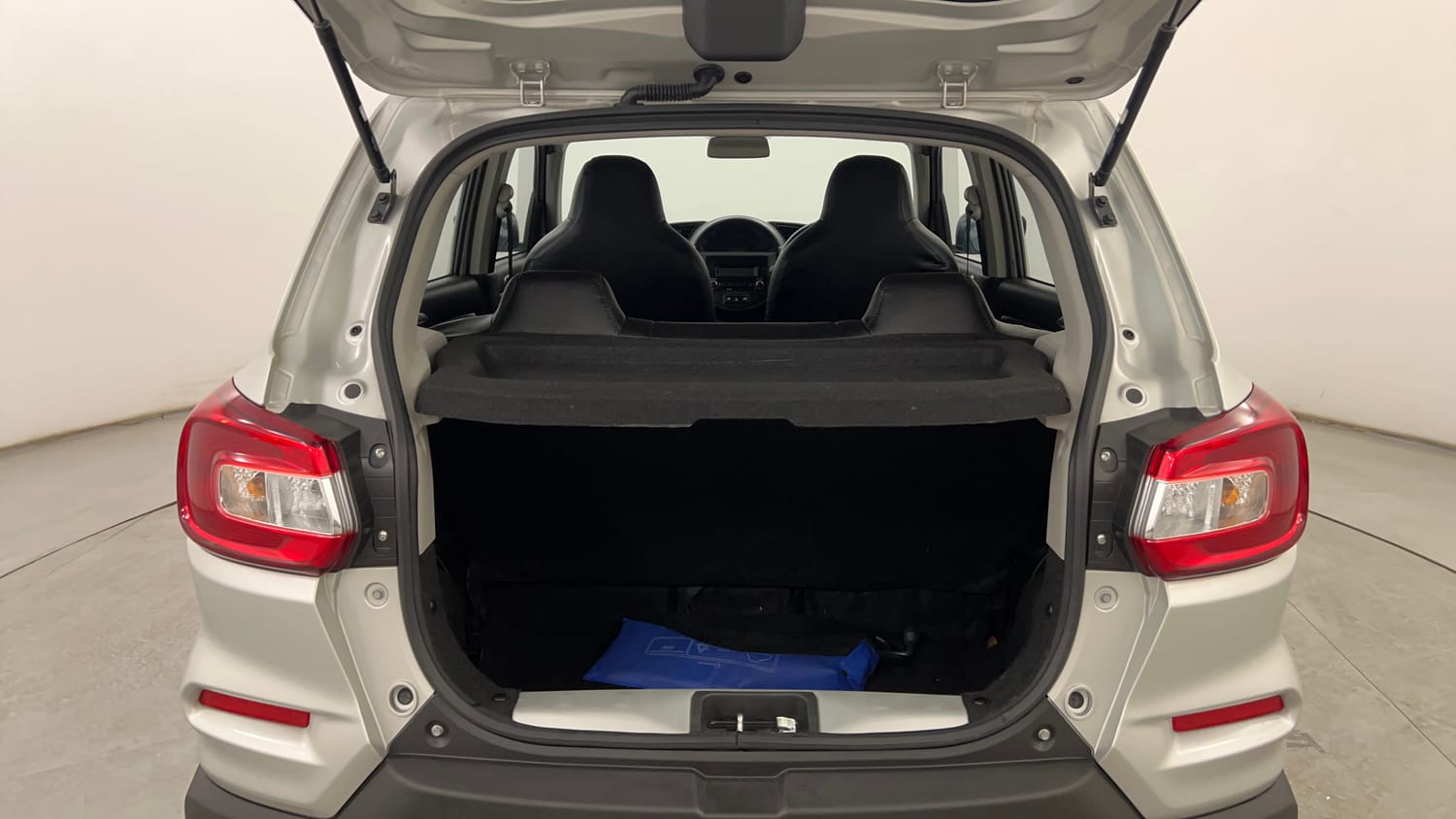 Used 2024 Maruti Suzuki S-Presso VXi (O) AMT Petrol Automatic interior DICKY INSIDE VIEW