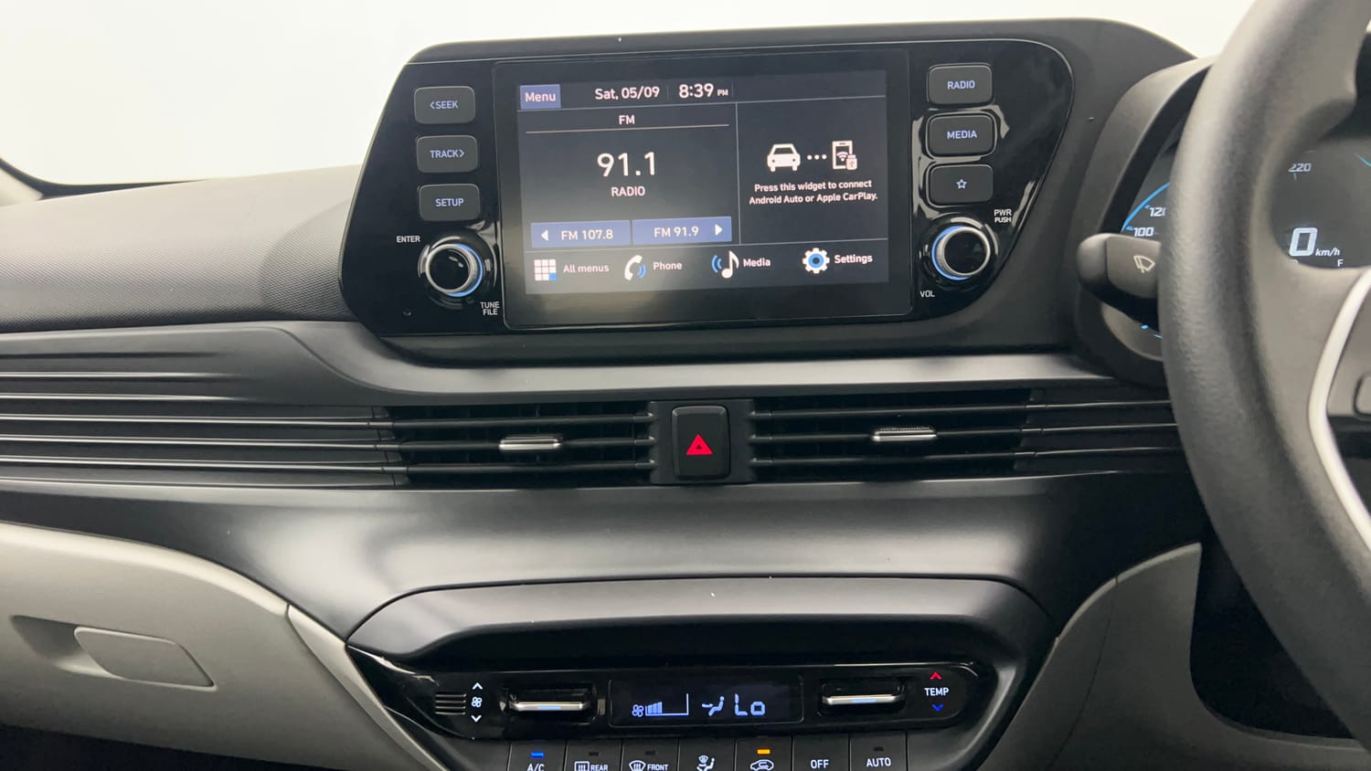 Used 2025 Hyundai i20 Sportz (O) 1.2 IVT Petrol Automatic interior MUSIC SYSTEM & AC CONTROL VIEW