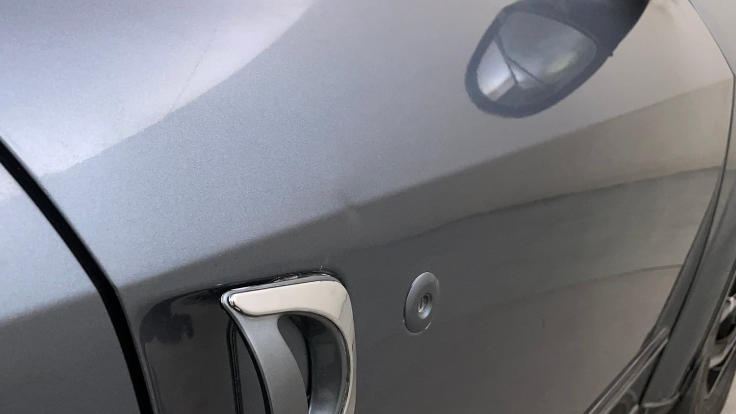 Used 2015 Mahindra XUV500 W6 Diesel Manual dents MINOR DENT