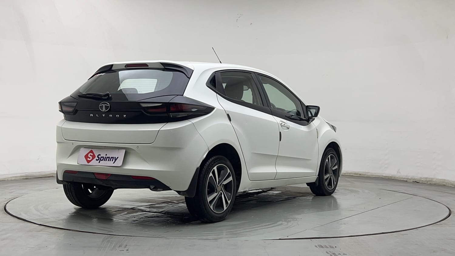 Used 2020 Tata Altroz XZ Petrol Petrol Manual exterior RIGHT REAR CORNER VIEW