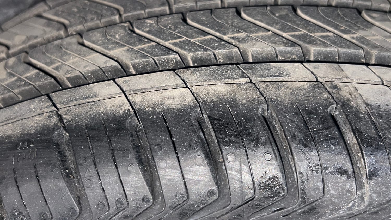 Used 2017 Hyundai Elite i20 Asta 1.2 Petrol Manual tyres LEFT REAR TYRE TREAD VIEW