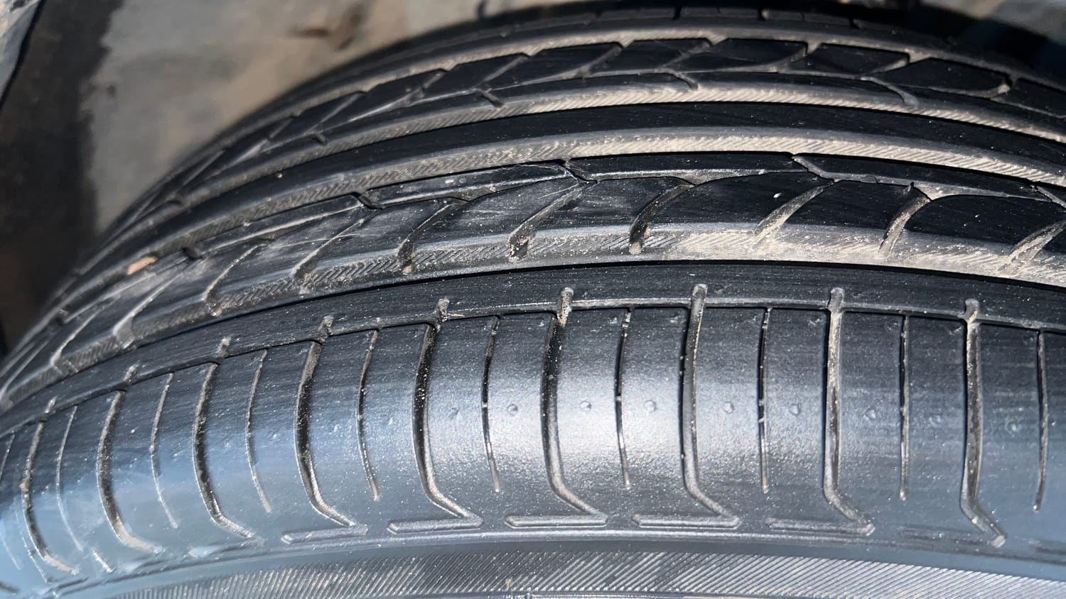 Used 2021 Nissan Magnite XV Turbo CVT Petrol Automatic tyres RIGHT FRONT TYRE TREAD VIEW