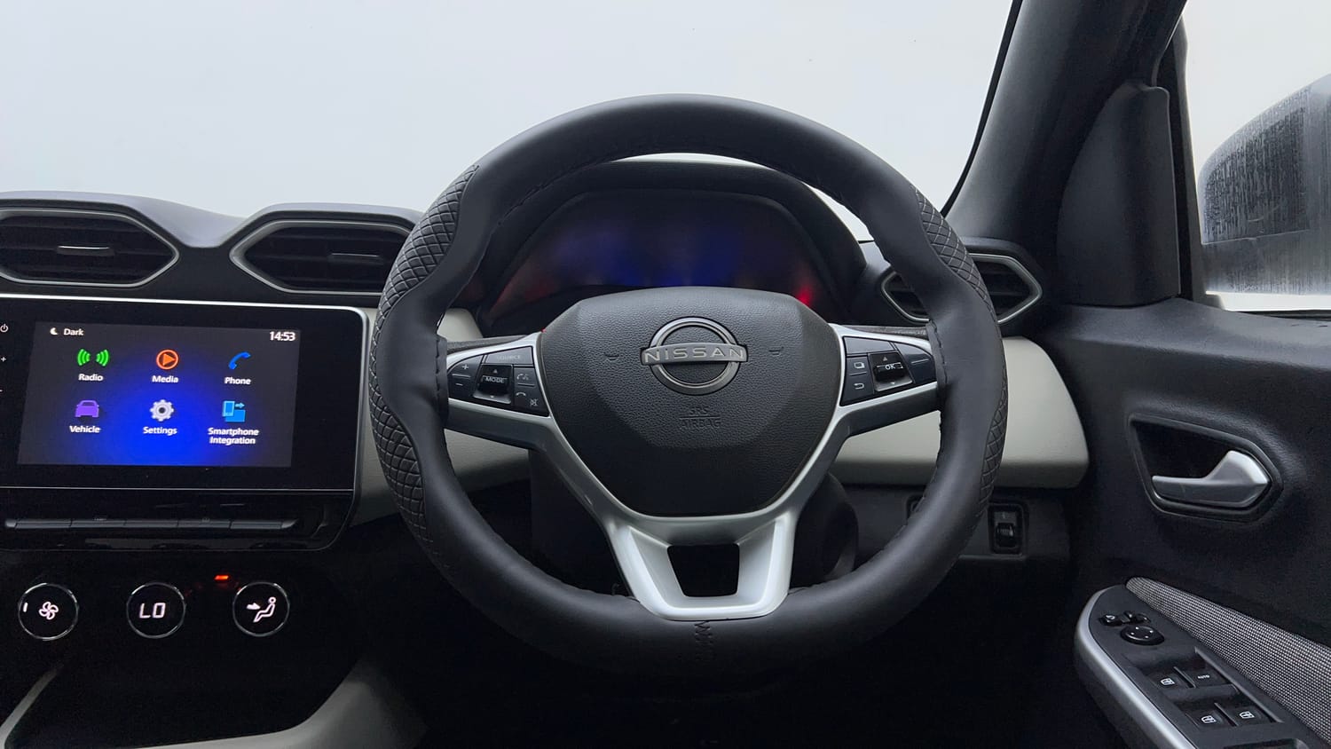 Used 2021 Nissan Magnite XV Turbo CVT Petrol Automatic interior STEERING VIEW