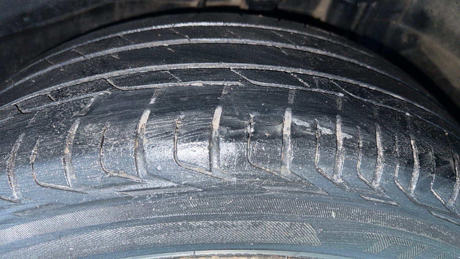Used 2023 Tata Nexon XM S Petrol + CNG(Outside Fitted) Cng Manual tyres LEFT REAR TYRE TREAD VIEW